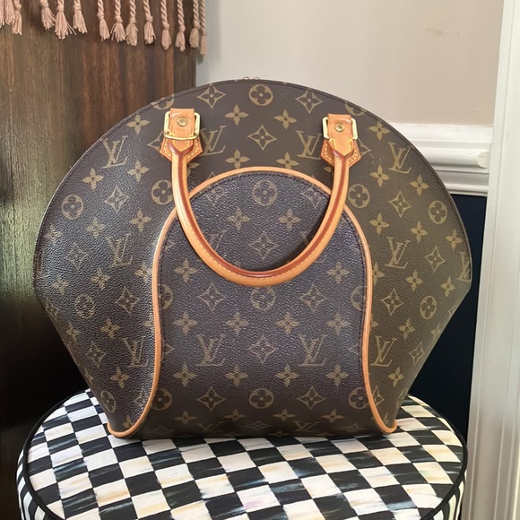 Vintage Louis Vuitton Ellipse MM 🙌 - Picture 2 of 10